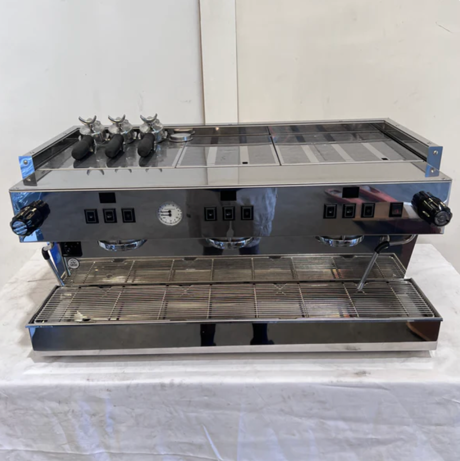 La Marzocco Linea Classic 3 Group (Certified Used | Fully Refurbished)