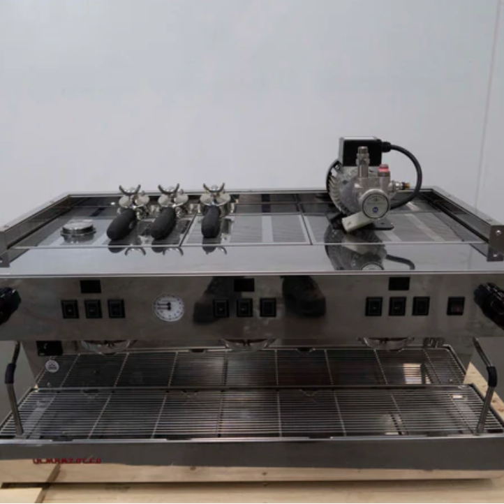 La Marzocco Linea Classic S 3 Group (Certified Used | Fully Refurbished)